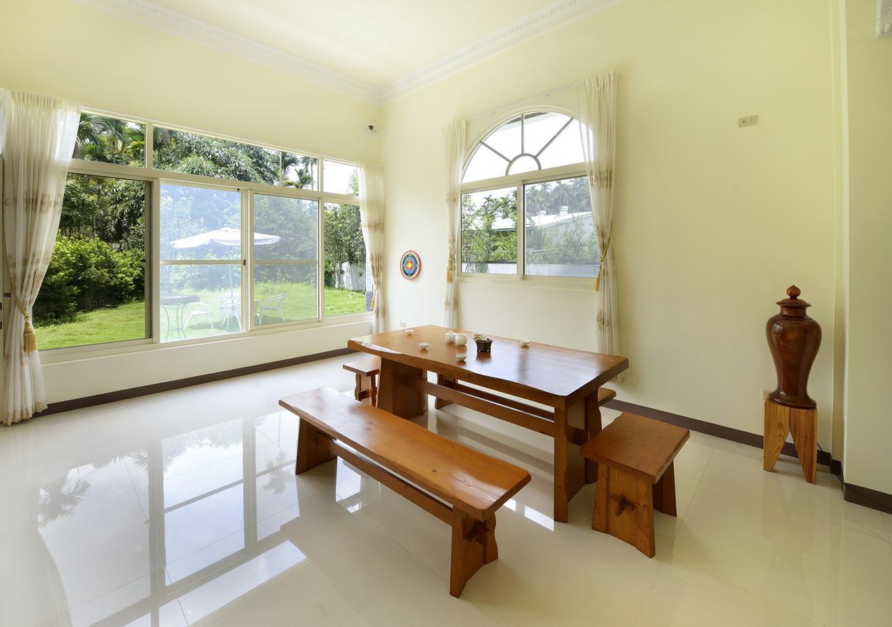 เลิฟ ฟัน เฮาส์ Bed & Breakfast หยูฉี ภายนอก รูปภาพ