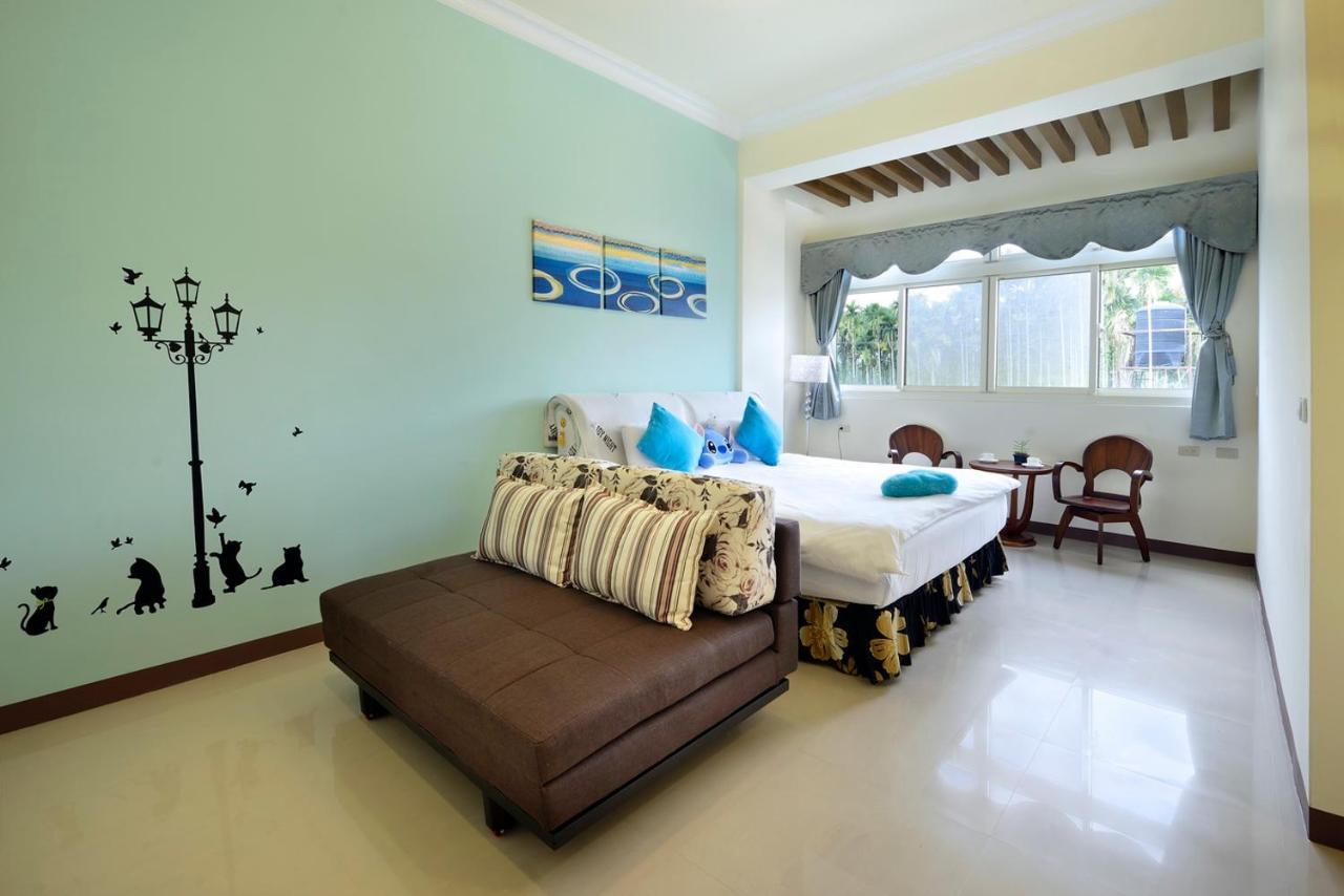 เลิฟ ฟัน เฮาส์ Bed & Breakfast หยูฉี ภายนอก รูปภาพ