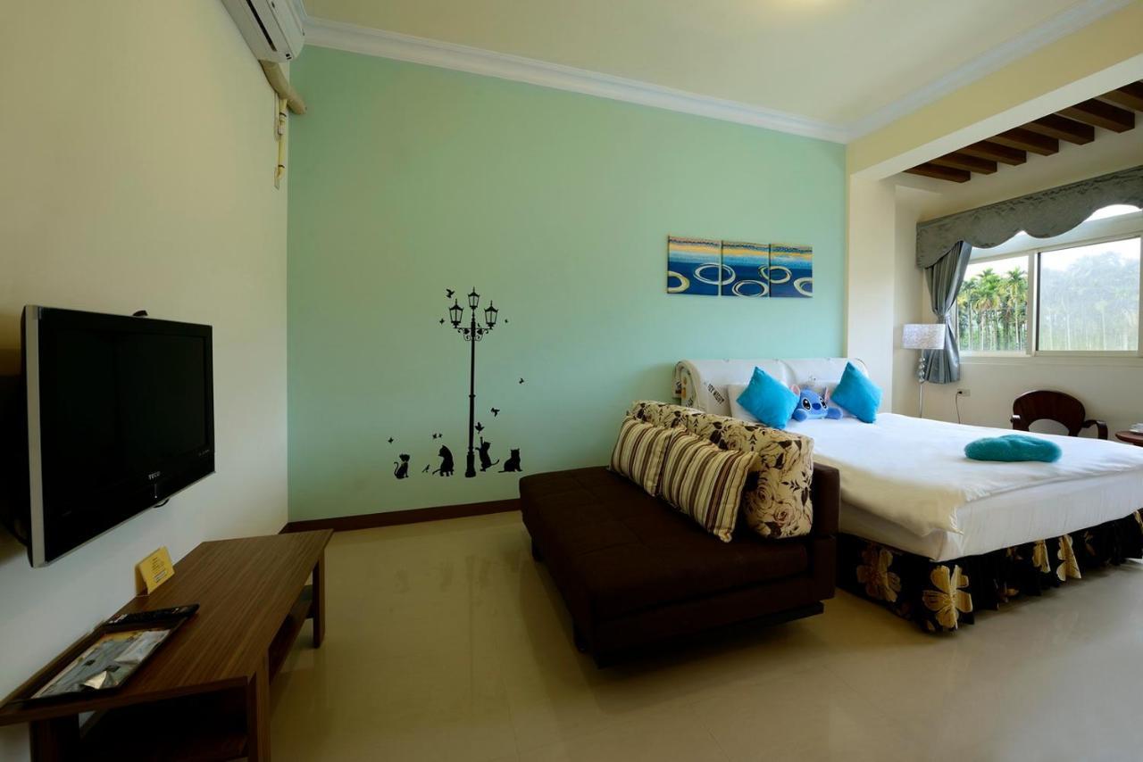 เลิฟ ฟัน เฮาส์ Bed & Breakfast หยูฉี ภายนอก รูปภาพ