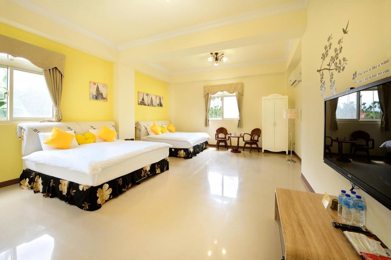 เลิฟ ฟัน เฮาส์ Bed & Breakfast หยูฉี ภายนอก รูปภาพ